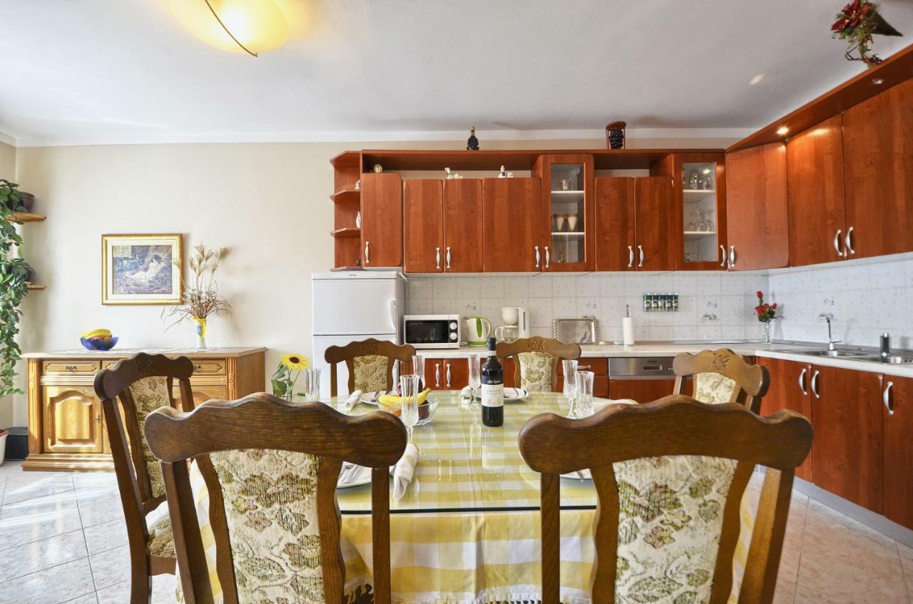 Apartment Pecirep プーラ エクステリア 写真