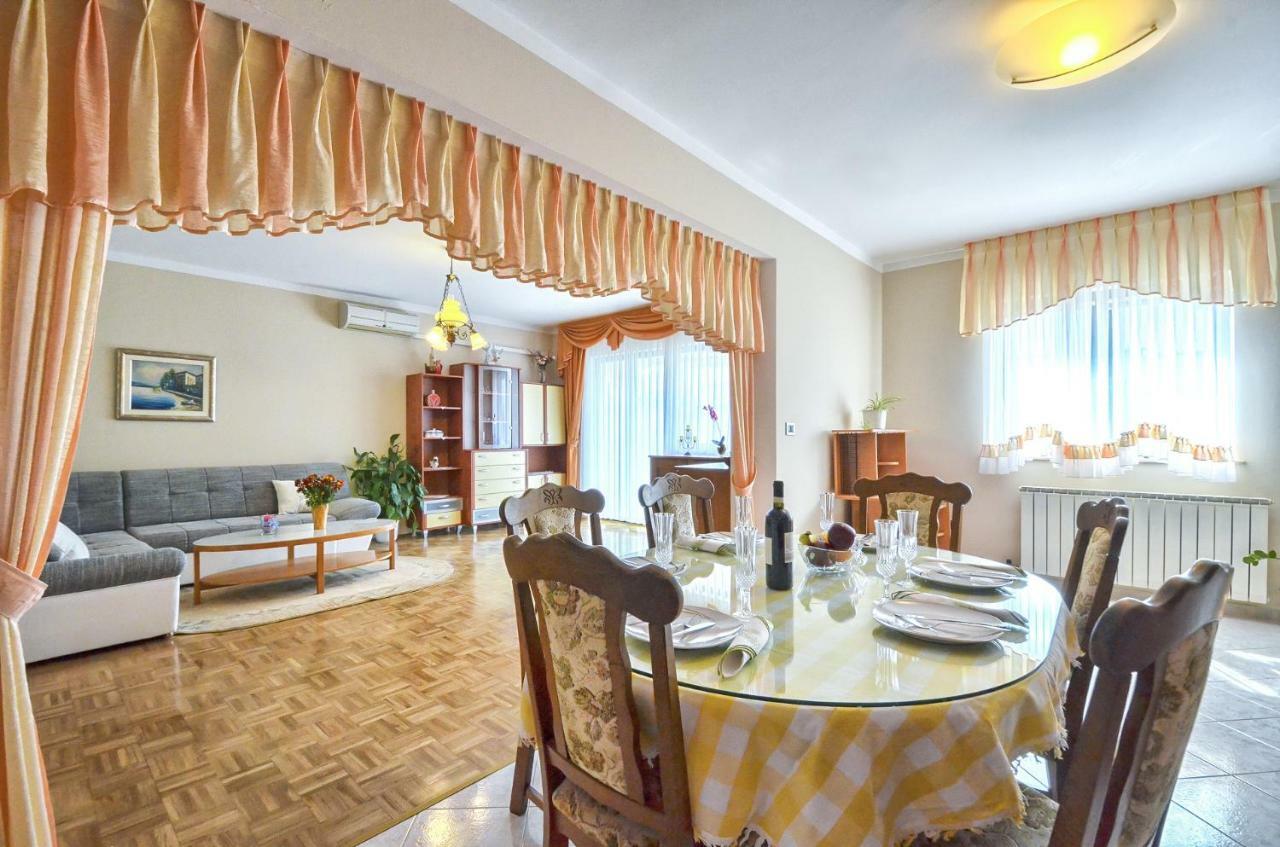Apartment Pecirep プーラ エクステリア 写真