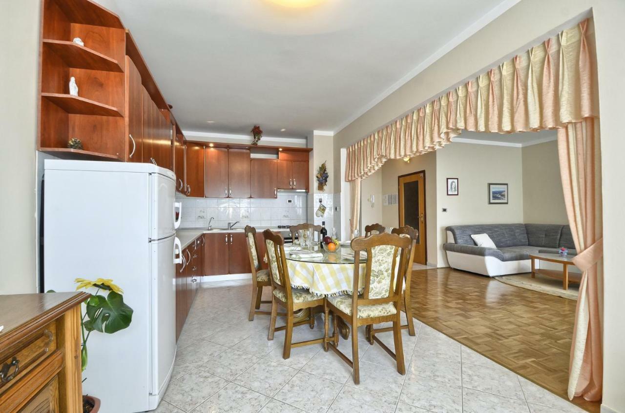 Apartment Pecirep プーラ エクステリア 写真