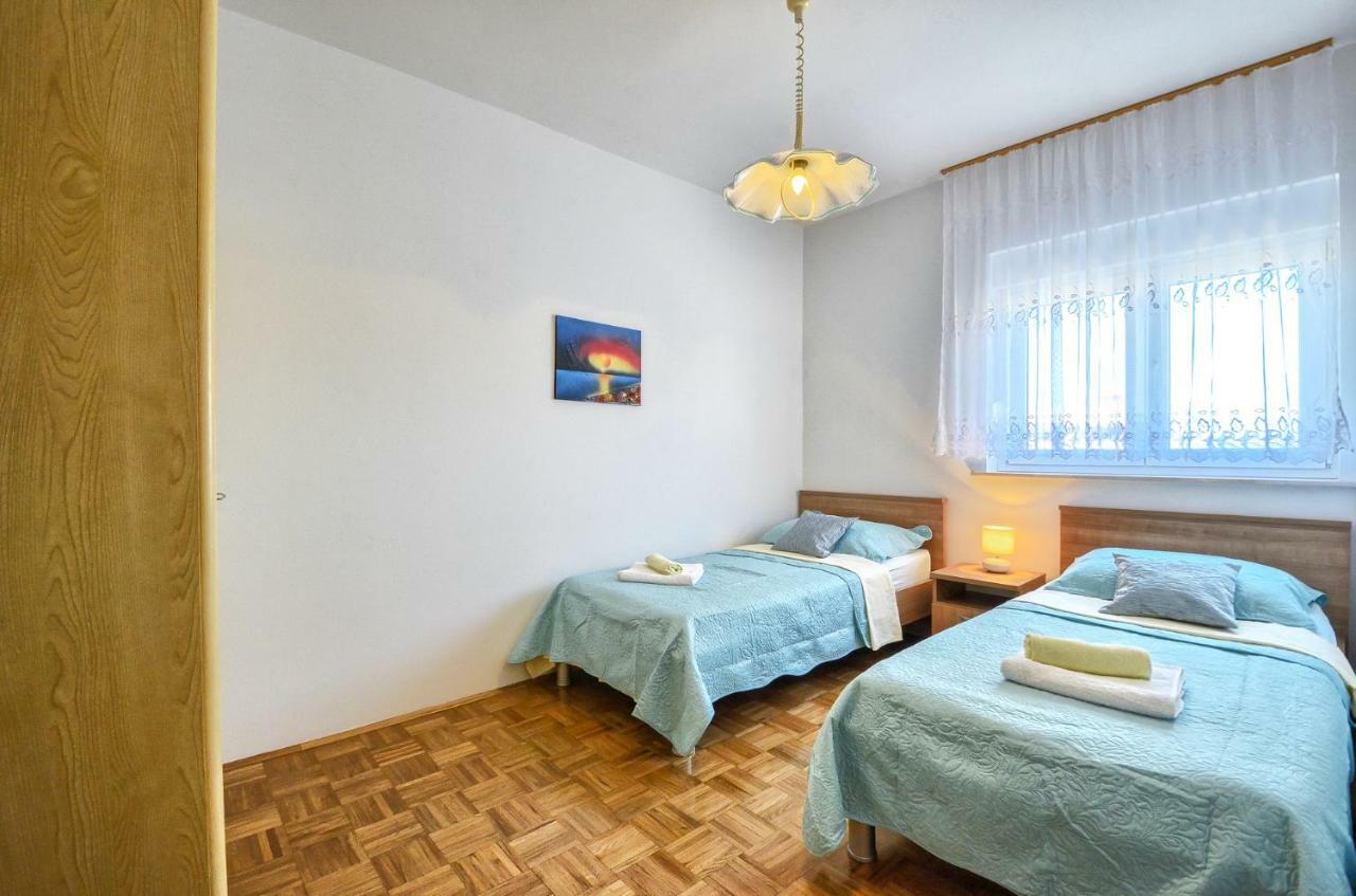 Apartment Pecirep プーラ エクステリア 写真