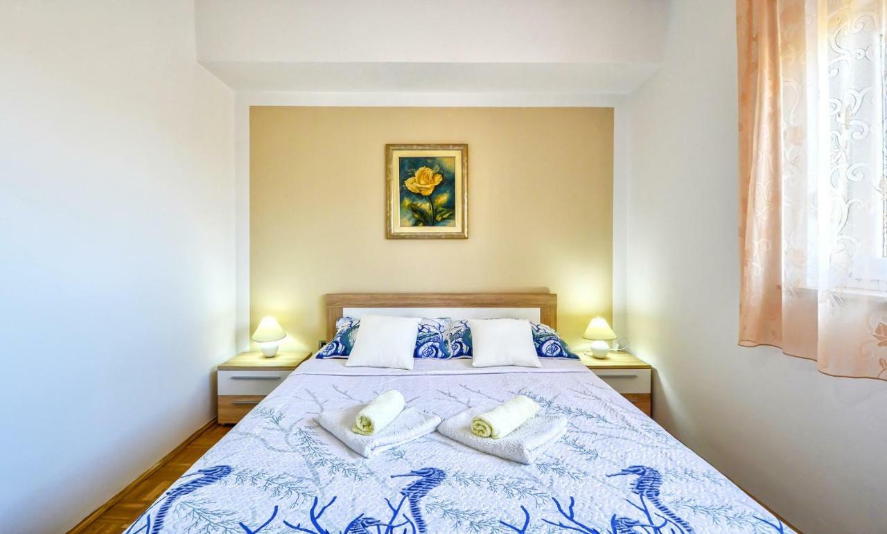 Apartment Pecirep プーラ エクステリア 写真